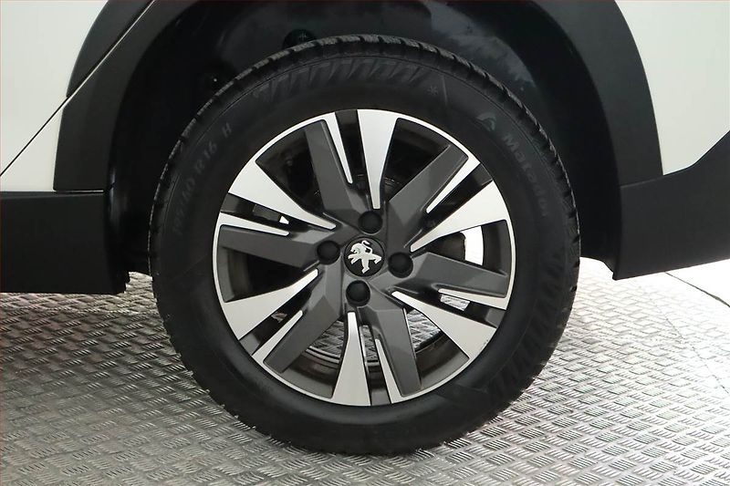 Peugeot 2008 (2018) 1.2 PureTech, Automat - fotka 15 z 25