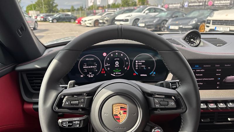 Porsche 911 Targa 4 GTS - fotka 24 z 24