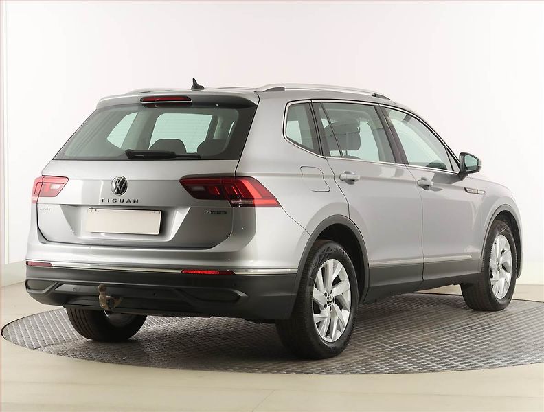 Volkswagen Tiguan Allspace (2022) Life 2.0 TDI, digi klima - fotka 5 z 31