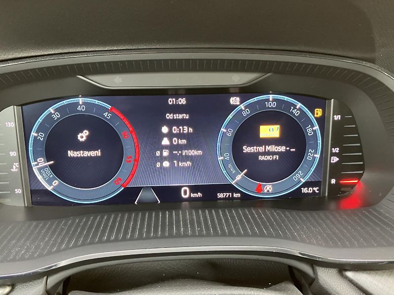 Škoda Octavia 2.0 TDI 85kW Ambition Combi M6 - fotka 20 z 30