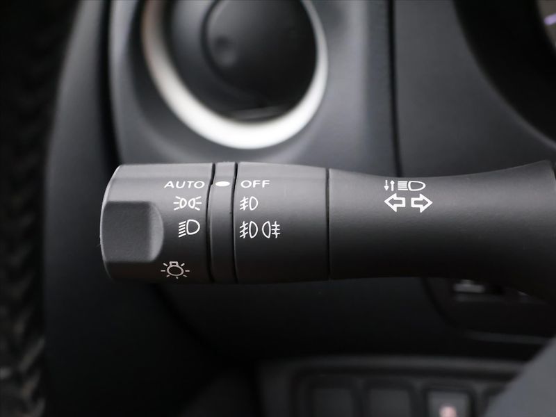 Nissan Navara 2.3 dCi 140kW Automat CZ Tekna - fotka 18 z 36