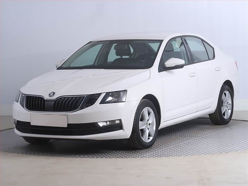 Škoda Octavia (2017) Ambition 1.6 TDI, Tempomat - fotka 2 z 17