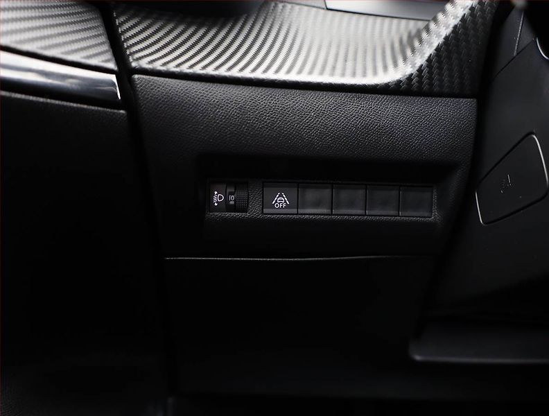 Peugeot 2008 (2023) 1.2 PureTech, ČR,1.maj - fotka 16 z 20
