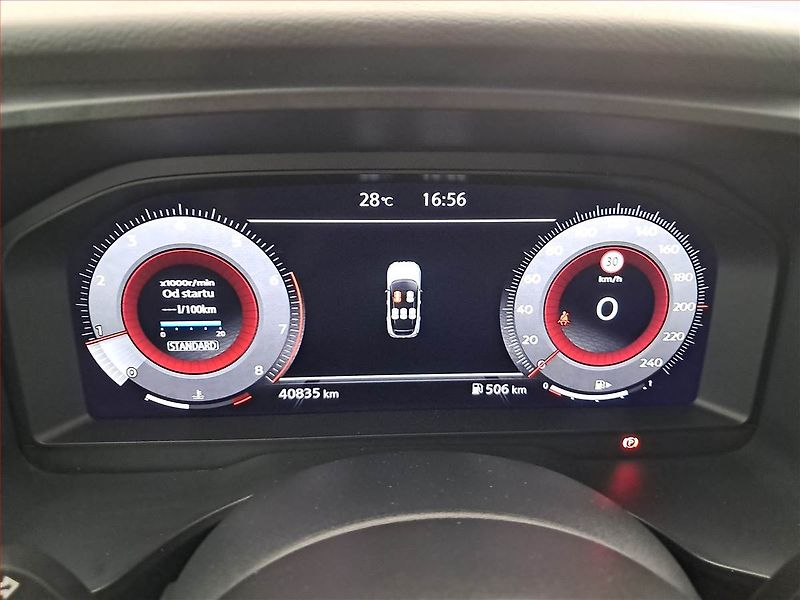 Nissan Qashqai (2022) 1.3 DIG-T - fotka 11 z 17