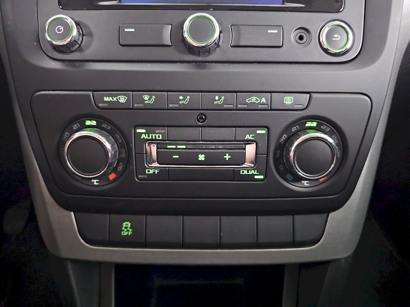 Škoda Yeti (2011) 1.4TSI 90kW EXPERIENCE NAVI XE - fotka 17 z 24