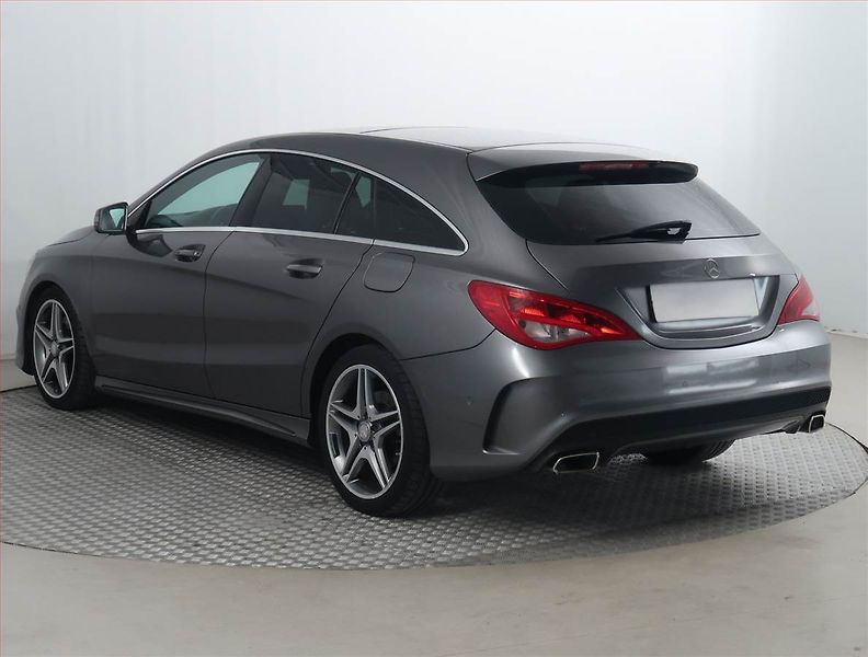Mercedes-Benz CLA (2016) AMG Paket 220 CDI, Automat - fotka 4 z 20