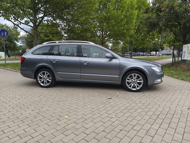 Škoda Superb 2.0 tdi Ambition - fotka 11 z 26