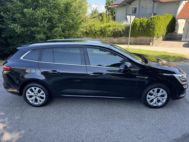 Renault Mégane (2019) 1.3 TCe Limited, NOVÝ MOTOR! - fotka 8 z 35