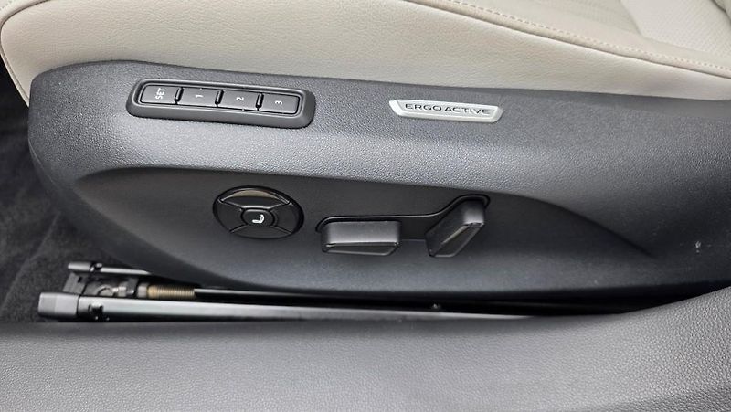 Volkswagen Passat Variant (2024) 2.0 TDI 142kW Eleg DSG záruka  - fotka 22 z 48