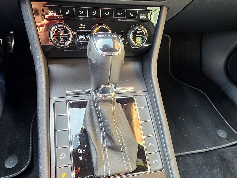 Škoda Superb (2023) Sportline 2,0 TDI 110kW AUT - fotka 22 z 23