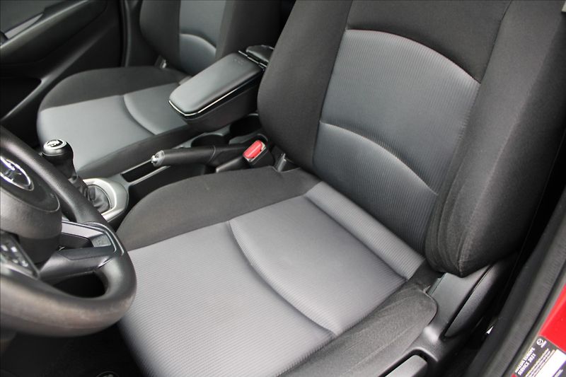 Mazda CX-3 2,0 SKYACTIV - fotka 17 z 21