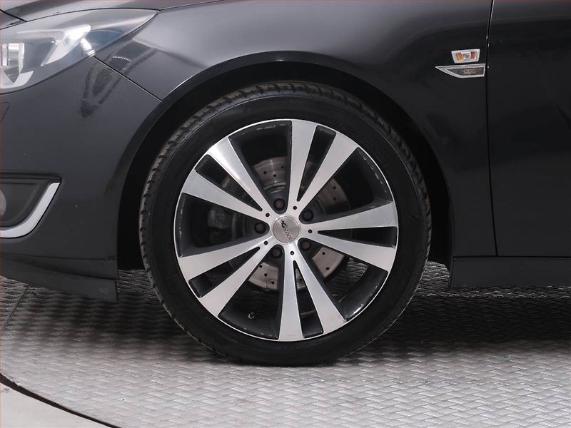 Opel Insignia (2015) 2.0 CDTI, 4X4, Automat, Navi - fotka 15 z 20