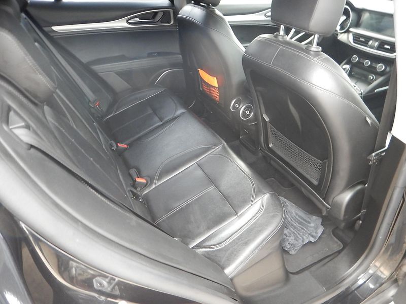 Alfa Romeo Stelvio 2.2 JTD Q4 AUTOMAT - fotka 16 z 27