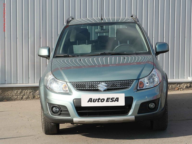 Suzuki SX4 (2011) 1.6 VVT 4x4, AC, park.asist - fotka 2 z 14