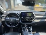 Toyota Highlander 2,5 Hyb.Executive 4WD Aut - náhled 9