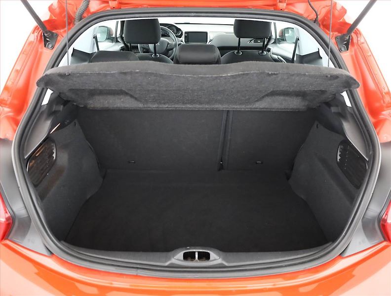 Peugeot 208 (2016) 1.2 PureTech, Serv.kniha - fotka 15 z 15