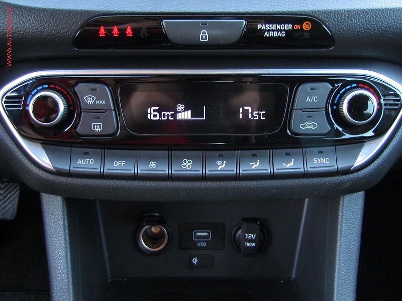 Hyundai i30 (2021) 1.0T-GDI, ČR, Smart, LED - fotka 15 z 20