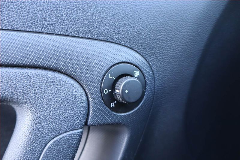 Škoda Roomster (2012) 1.6 TDI, Navi, Tempomat - fotka 22 z 23