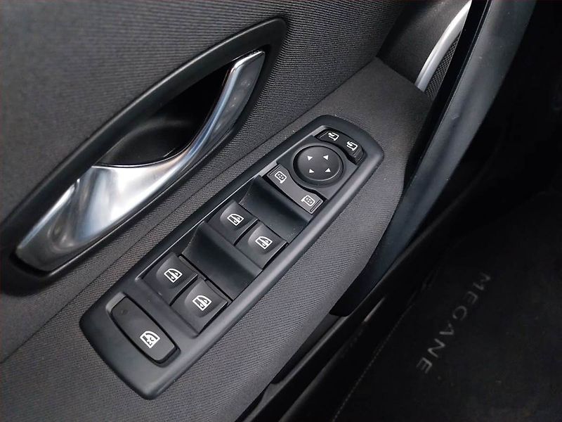 Renault Mégane (2012) 1.9 dCi, nová STK, slušný stav - fotka 17 z 19