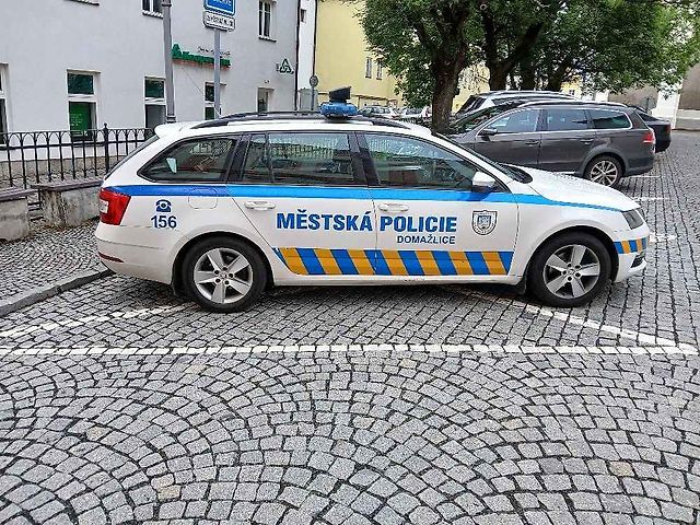 Škodovka městské policie se nabízí od 27 tisíc korun.