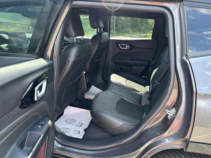 Jeep Compass (2022)  1.3 T-GDI Servis Knih 80th ČR - fotka 15 z 42