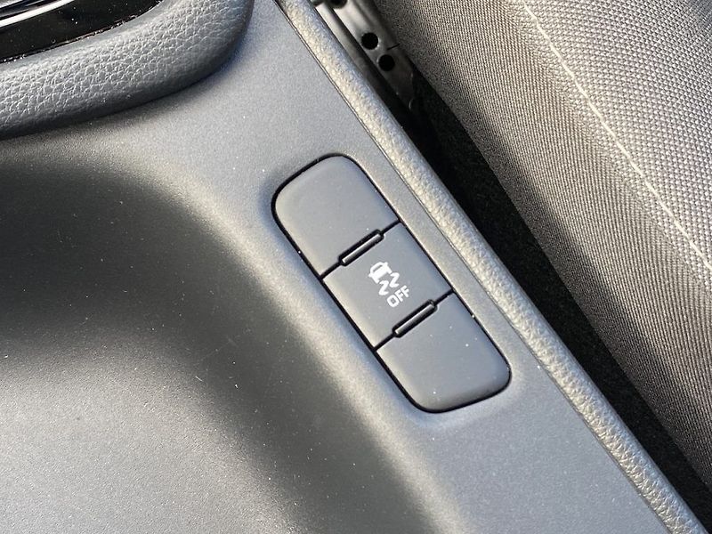 Toyota Yaris 1.5i, ČR-2m, Style, záruka - fotka 25 z 30