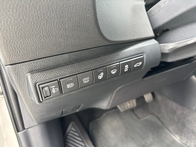 Toyota Corolla 1.8 HSD e-CVT GR Sport - fotka 13 z 28