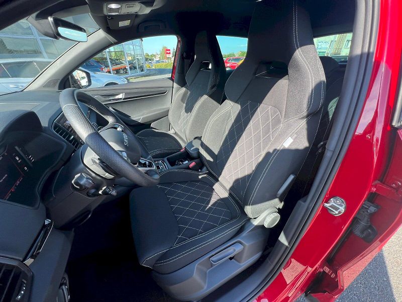 Škoda Karoq (2025) Sportline 1.5TSi 7°automatická - fotka 11 z 31
