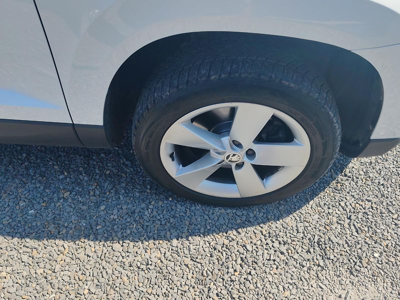Škoda Karoq 2.0 110 KW - fotka 25 z 29
