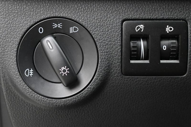 Volkswagen Caddy 2,0 TDI 75 kW MAXI KLIMA Záruk - fotka 24 z 27