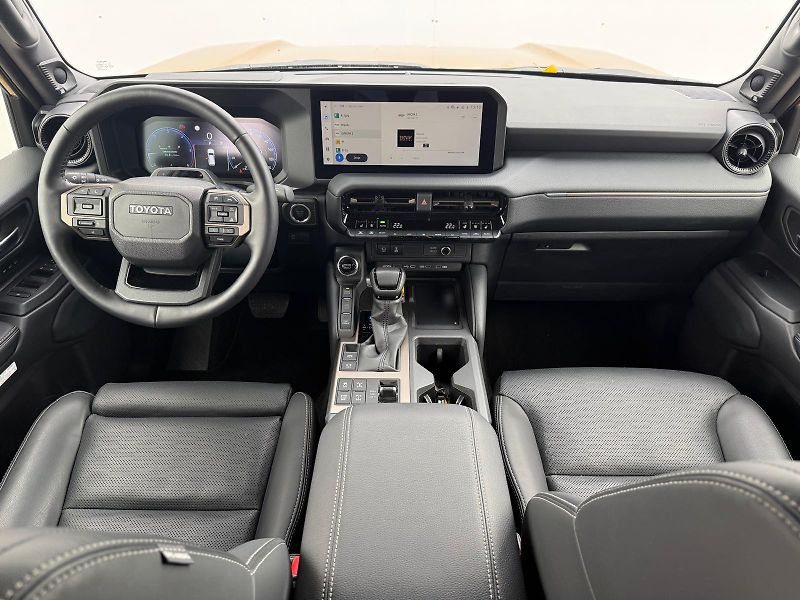 Toyota Land Cruiser 2.8 D-4D 6AT Executive MHEV AW - fotka 5 z 30