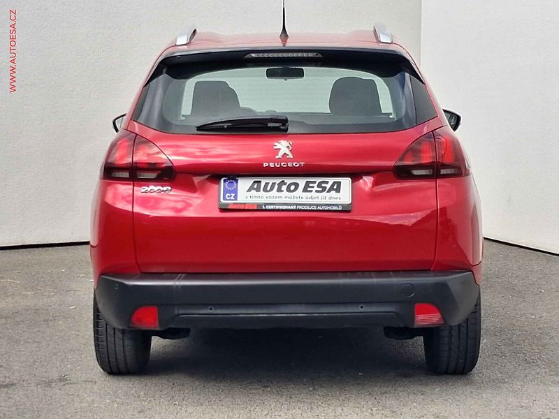 Peugeot 2008 (2018) 1.2 PT, 1.maj,ČR, Active - fotka 5 z 15