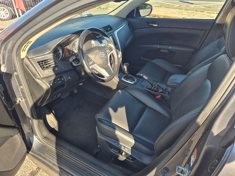 Suzuki Kizashi 2.4i 131kw,LPG,4WD,WEBASTO - fotka 9 z 24