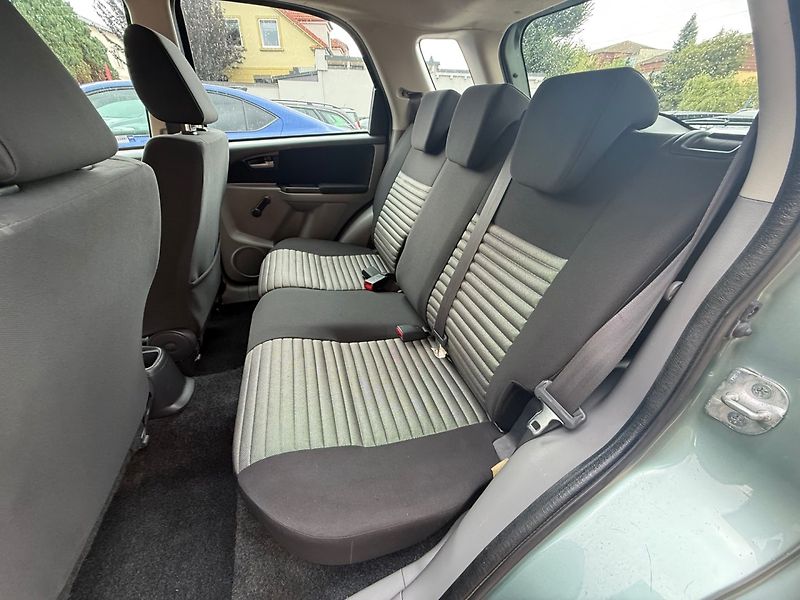 Suzuki SX4 (2013) 1.6 4X4 - fotka 9 z 13