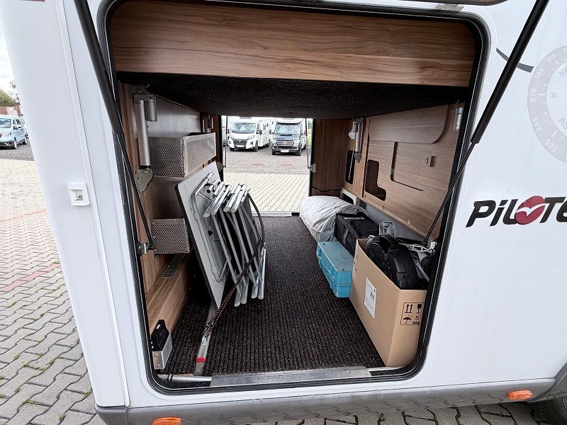 Pilote (2012) G832XLG Explorateur - fotka 29 z 34