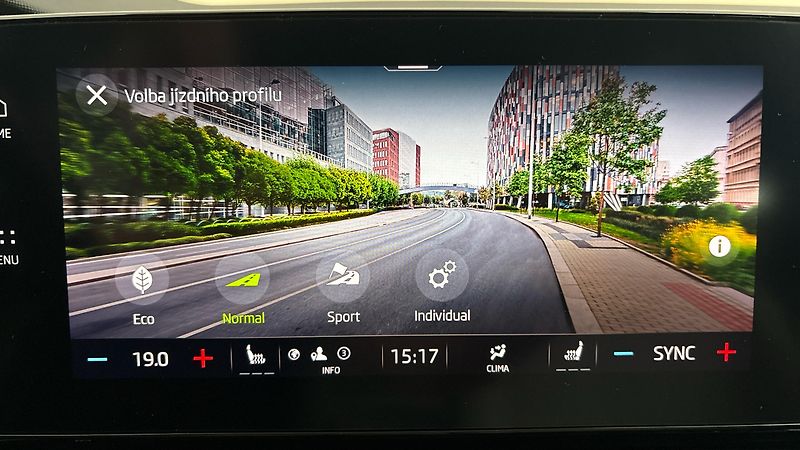 Škoda Octavia 2.0 TDI Style - fotka 25 z 25