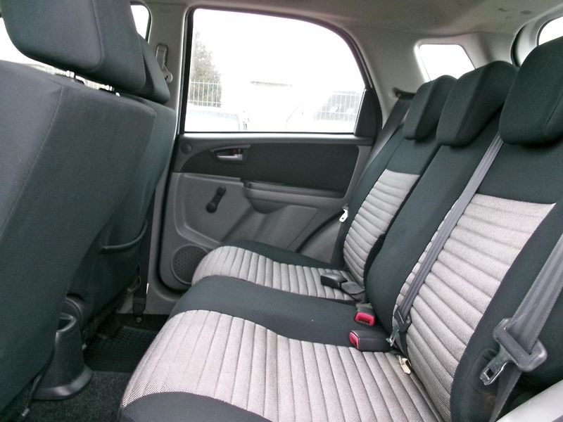 Suzuki SX4 (2009) 1.9DDiS 4x4 KLIMA výhřev TAŽNÉ - fotka 16 z 30