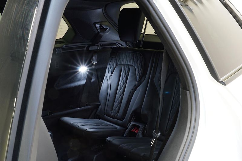 BMW X5 Xdrive40d,ČR,1.MAJ,DPH,7míst - fotka 28 z 47