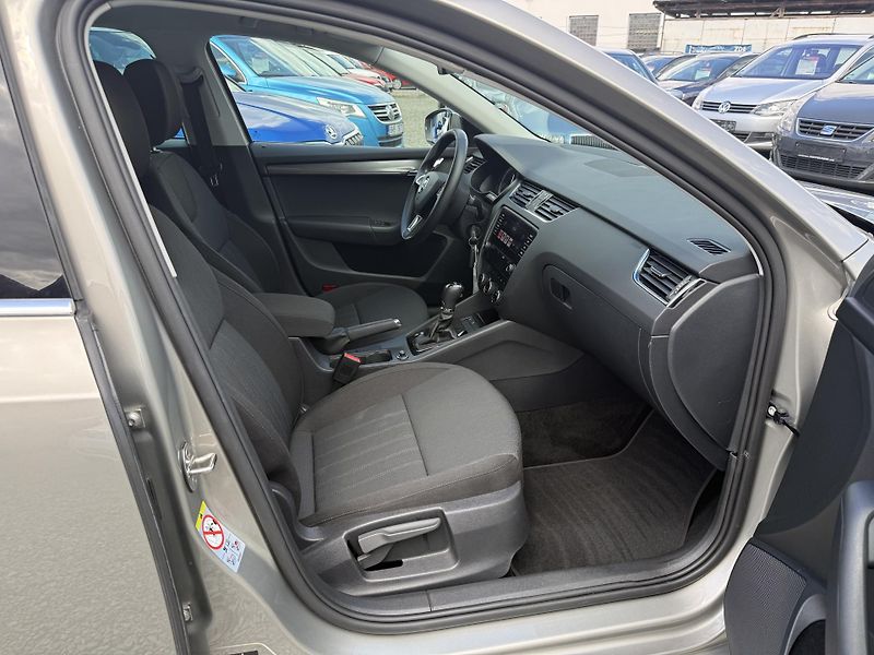 Škoda Octavia 1.5 TSI DSG STYLE - fotka 11 z 14
