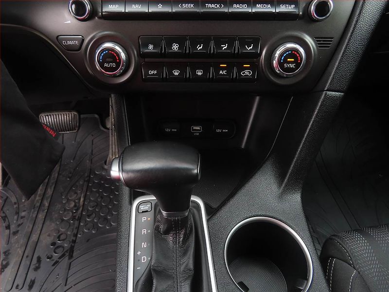 Kia Sportage (2021) 1.6 CRDi MHEV, Automat, Navi - fotka 16 z 22