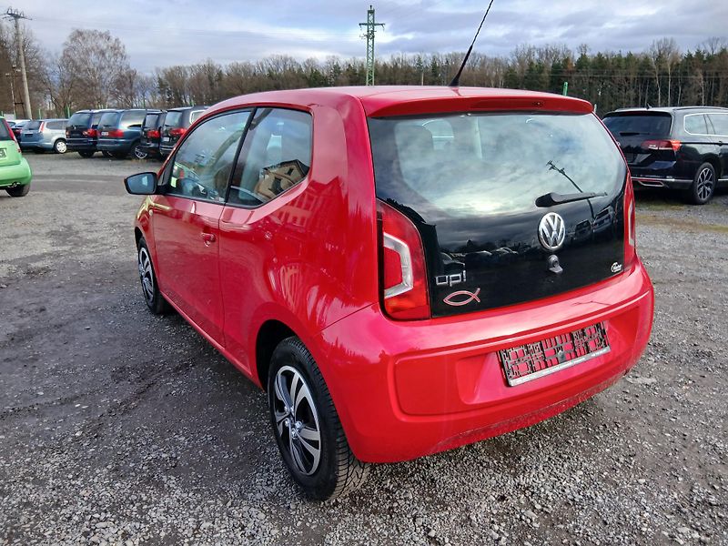 Volkswagen up! 1.0, 44 kW - fotka 13 z 33