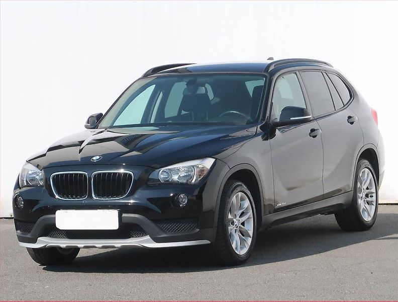BMW X1 (2014) xDrive18d, 4X4, Serv.kniha - fotka 2 z 16