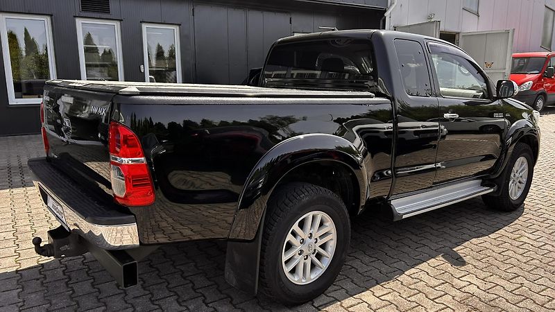 Toyota Hilux 2.5 DiD King Cab  - fotka 8 z 15
