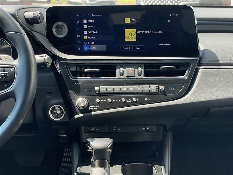 Lexus ES 300h 2,5 Business Edition - fotka 10 z 22