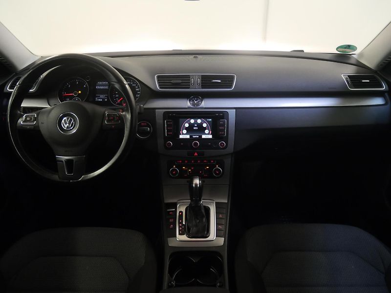 Volkswagen Passat - fotka 5 z 25