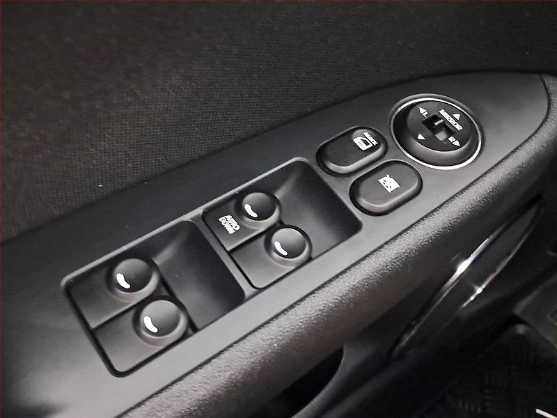 Hyundai i30 (2009) Comfort 1.4 CVVT, nová STK - fotka 15 z 16