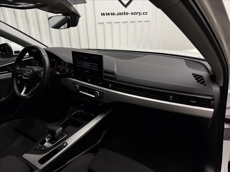 Audi A4 35TDI MHEV S-LINE MATRIX LED - fotka 41 z 46