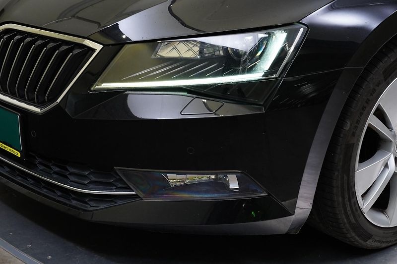 Škoda Superb - fotka 9 z 26