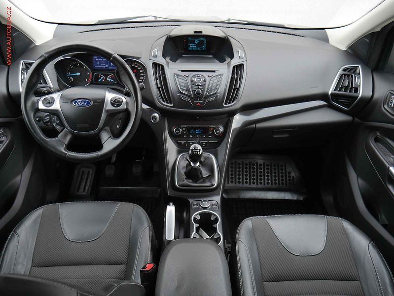 Ford Kuga (2015) 2.0TDCi 4x4, 2.maj,ČR - fotka 8 z 19