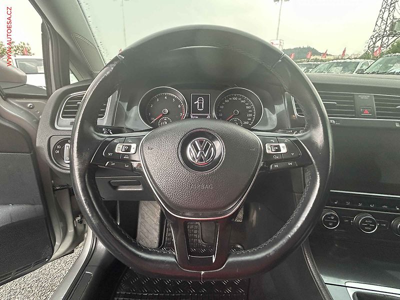 Volkswagen Golf (2018) 1.5 TSi, servis.kniha - fotka 12 z 18
